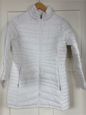 Women’s White Lightweight Jacket Size: Small 4/6 brand unknown
